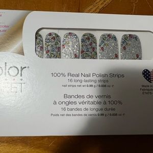- Color Street Nail Strips - Holiday delight- new in package-